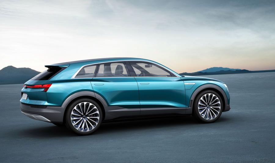  Audi e-tron Quattro Concept 2015 года  (фото 2 из 30)